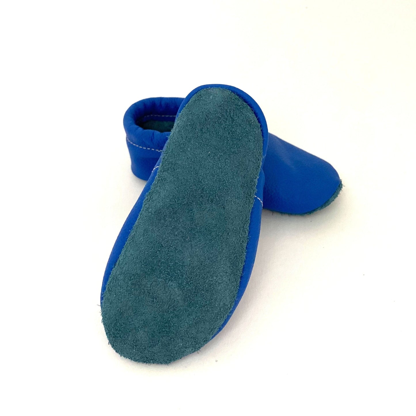 Pantau Krabbelschuh in der Farbe blau mit rutschfester Rauledersohle