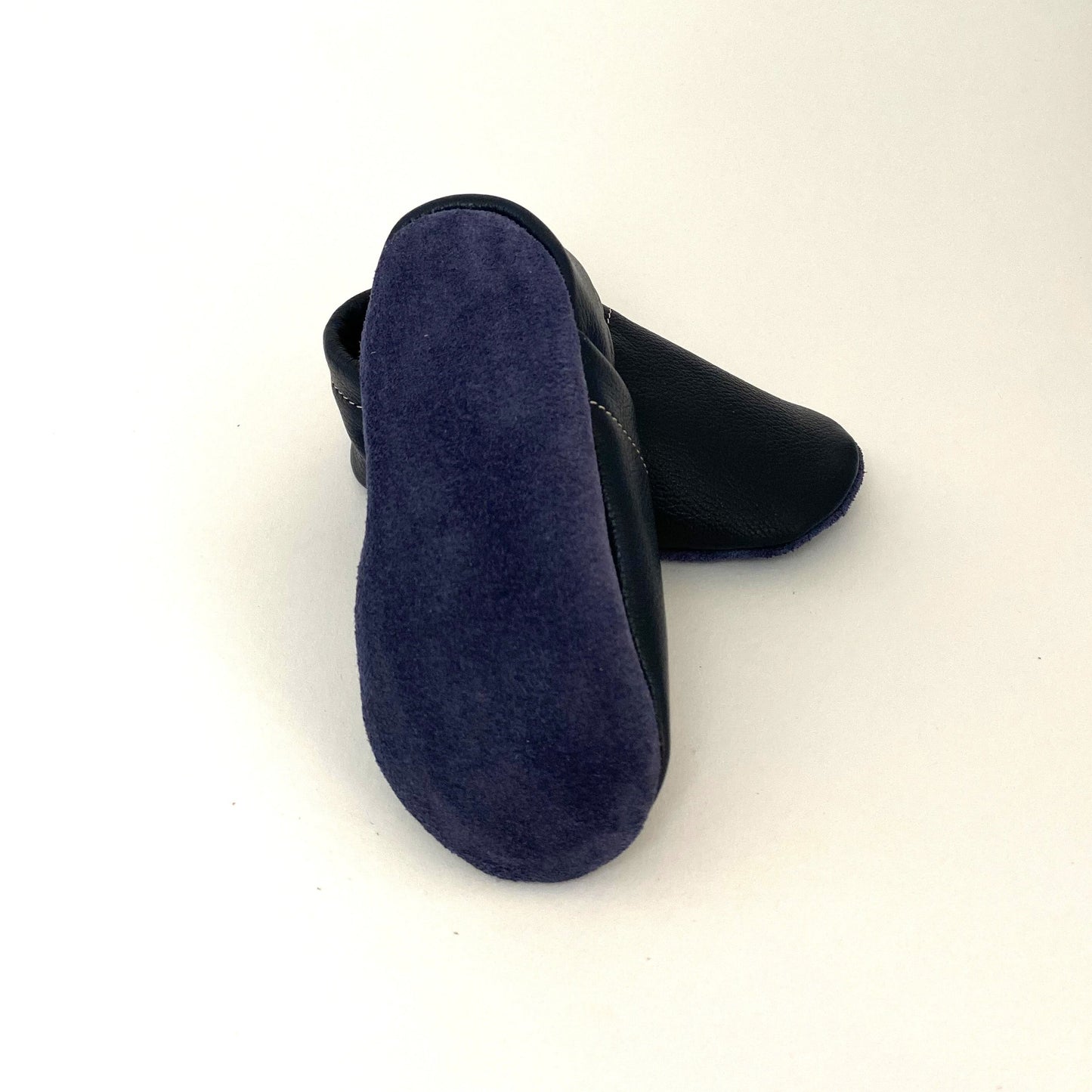 Pantau Krabbelschuh in der Farbe Navy-Blau mit rutschfester Rauledersohle in dunkelblau