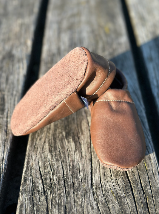 Pantau Krabbelschuh in der Farbe Braun mit Rauledersohle