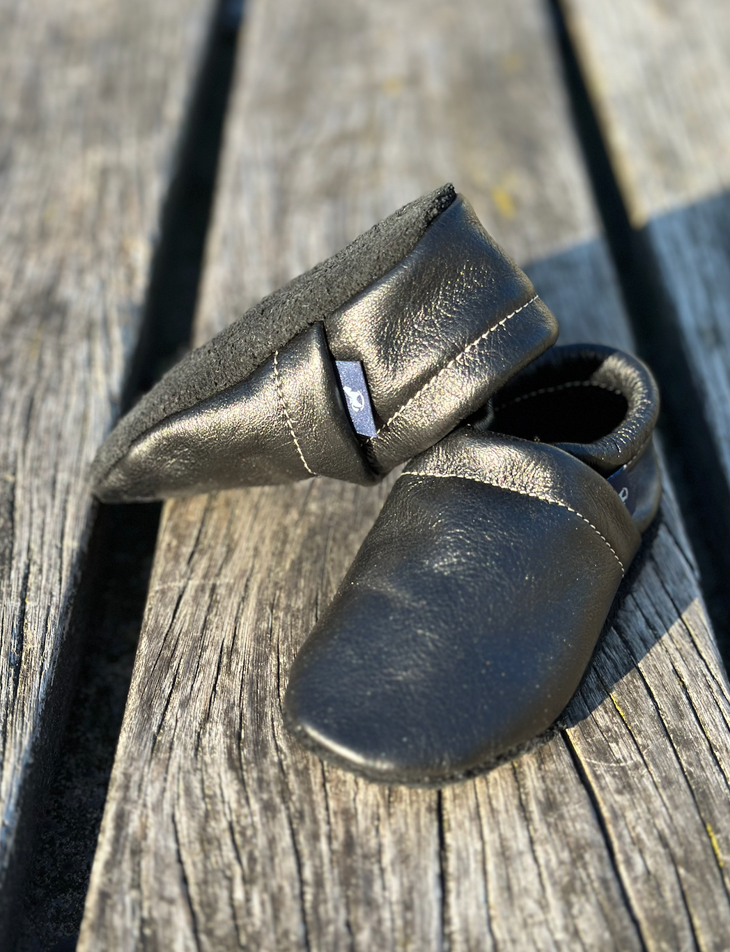 Pantau Krabbelschuh in der Farbe Schwarz mit rutschfester Rauledersohle